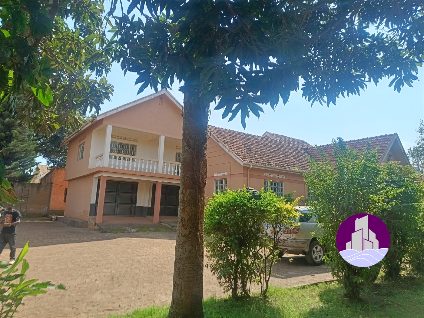 Storeyed house for rent in Municipality Mukono