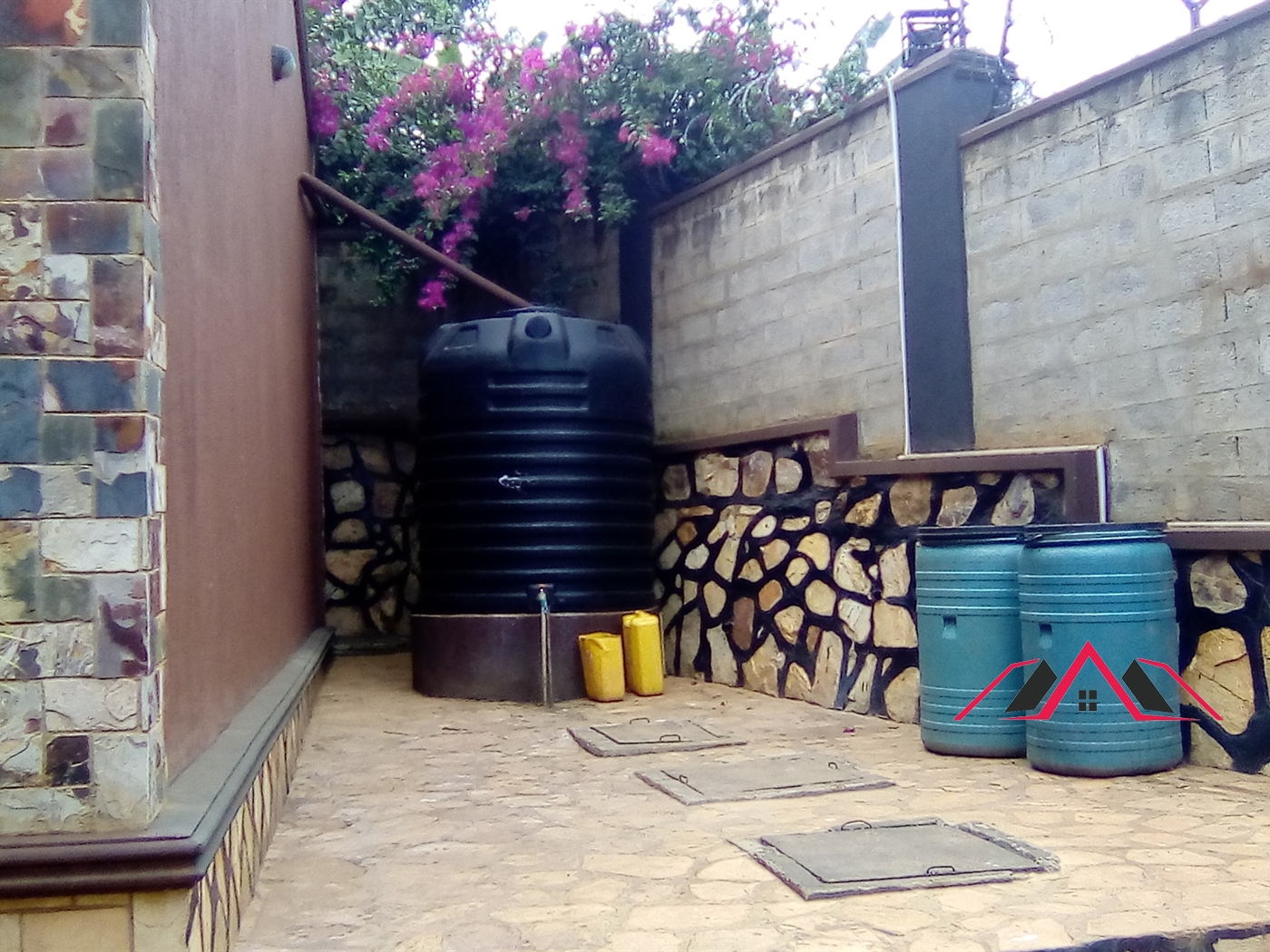 Semi Detached for rent in Najjera Kampala