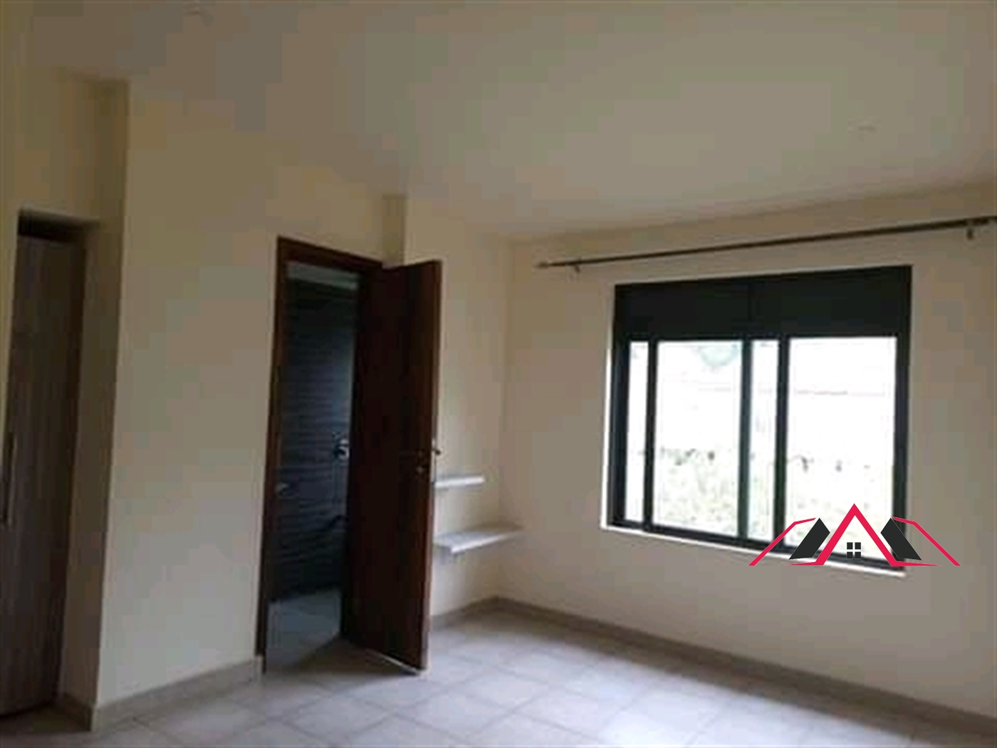 Semi Detached for rent in Mutungo Kampala