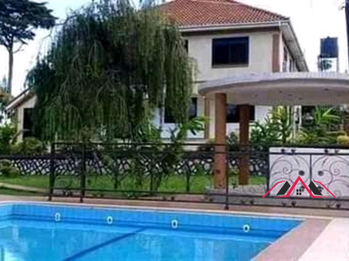 Storeyed house for rent in Bugoloobi Kampala