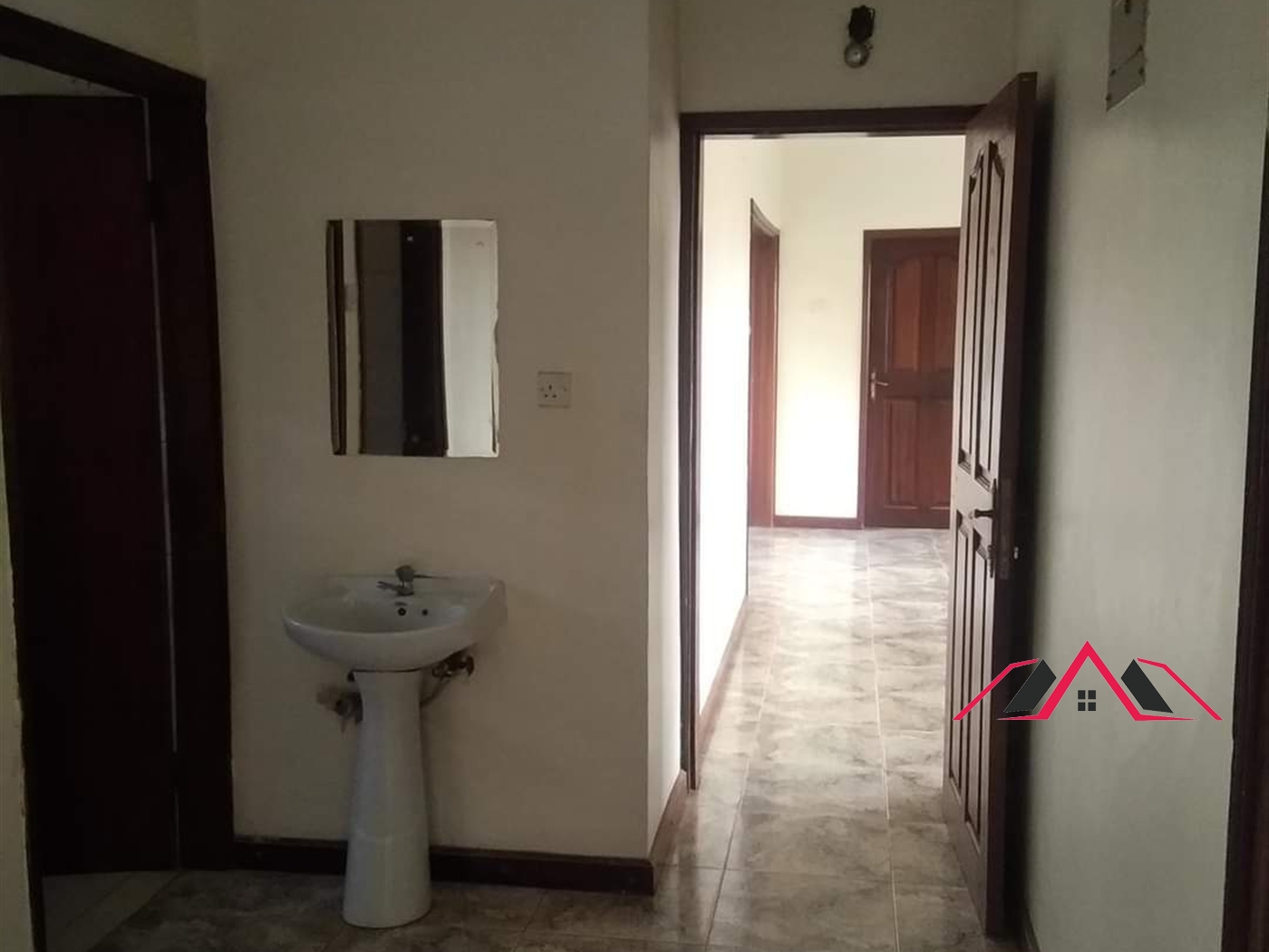 Semi Detached for rent in Kiwaatule Kampala