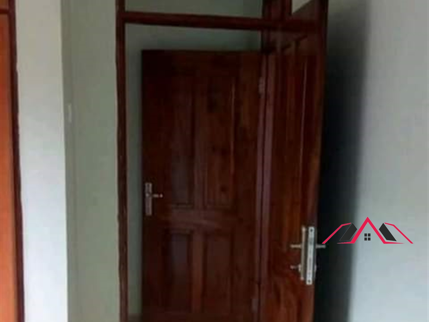 Semi Detached for rent in Mpererwe Kampala