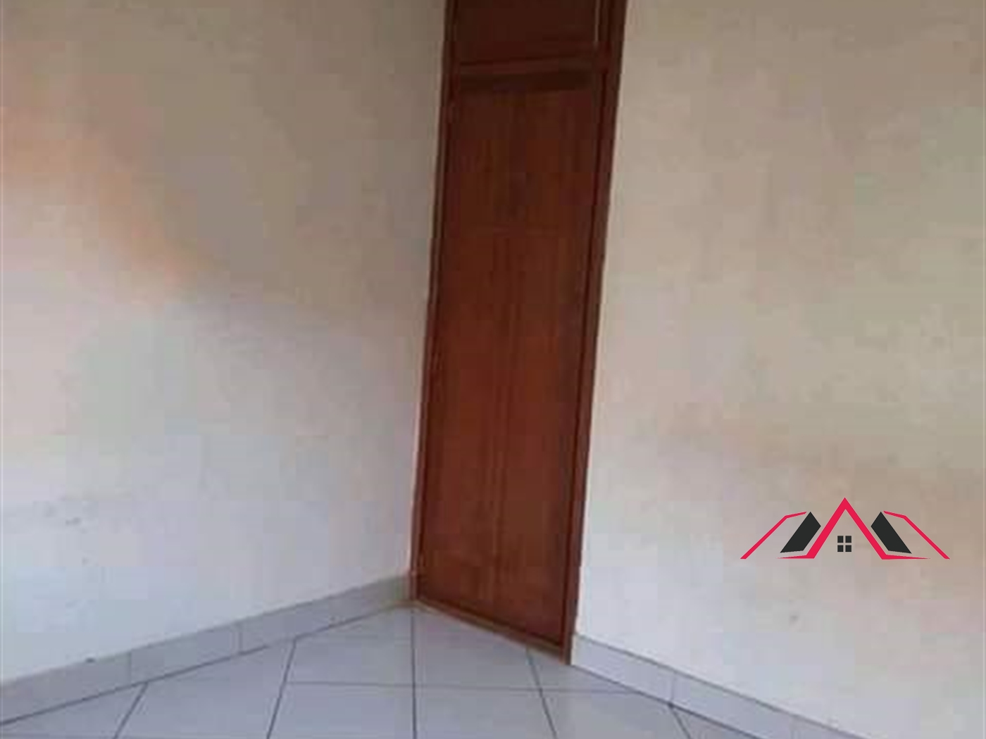 Duplex for rent in Kisaasi Kampala