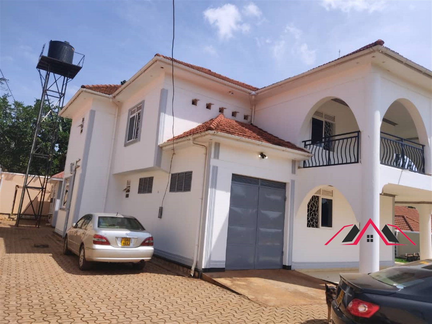 Mansion for sale in Kira Wakiso