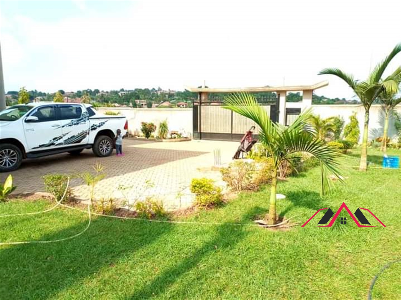 Mansion for sale in Bweyogerere Wakiso