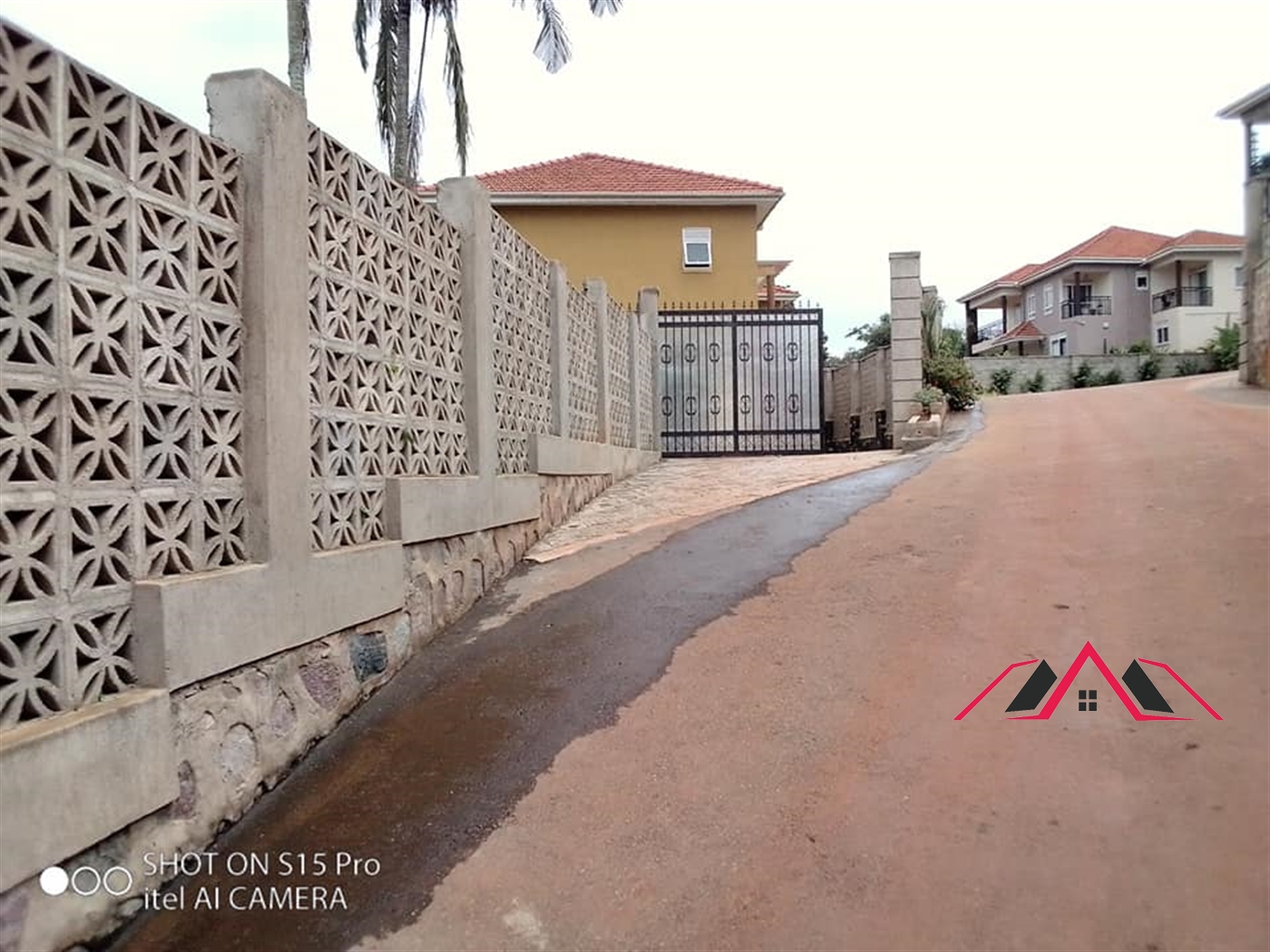 Storeyed house for rent in Mbuya Kampala