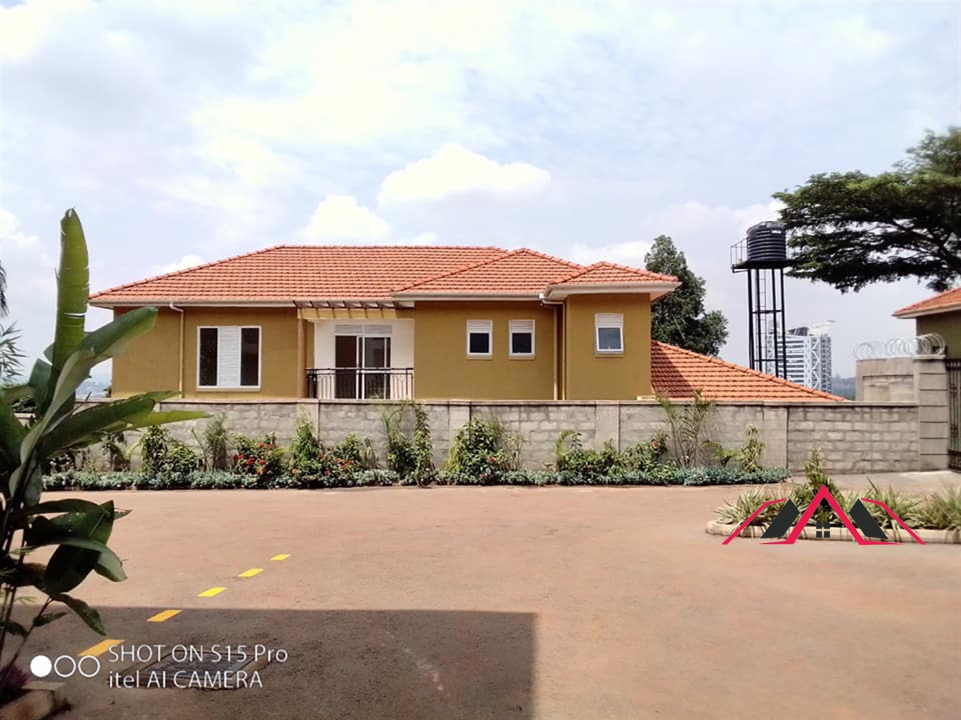 Storeyed house for rent in Mbuya Kampala