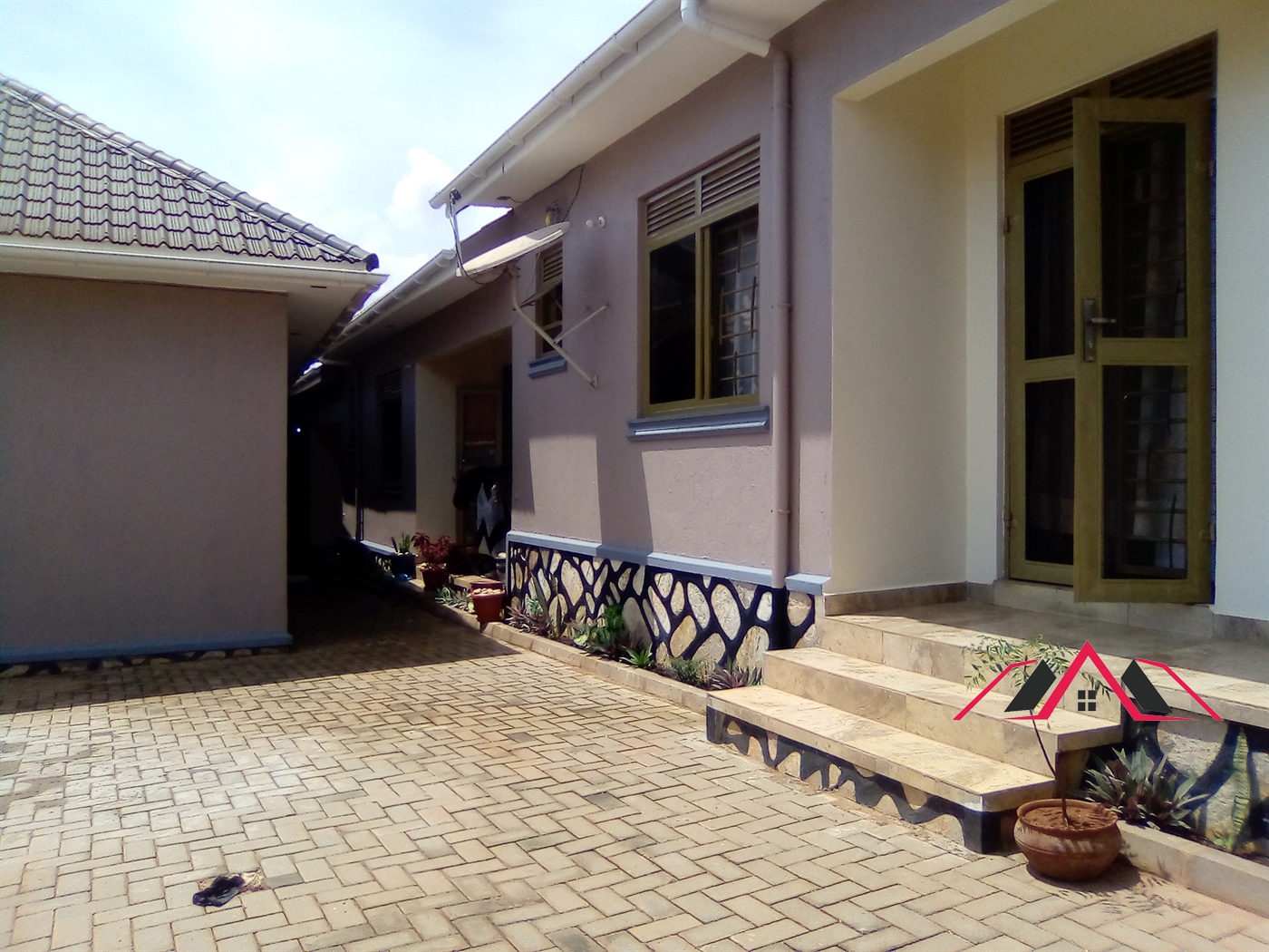 Semi Detached for rent in Najjera Kampala