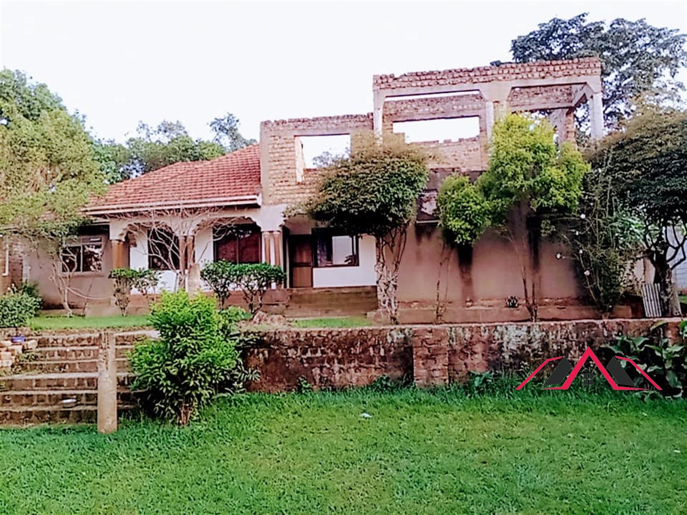 Mansion for sale in Kiwaatule Kampala