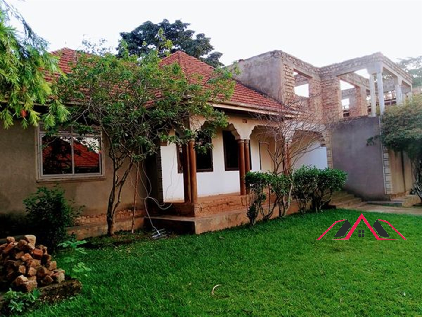 Mansion for sale in Kiwaatule Kampala