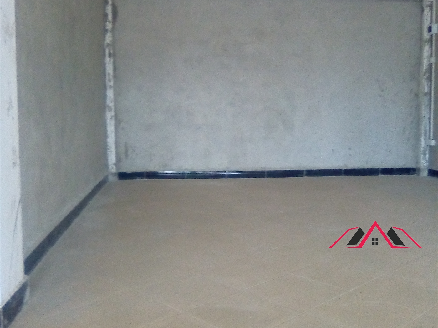 Shop for rent in Kiwaatule Kampala