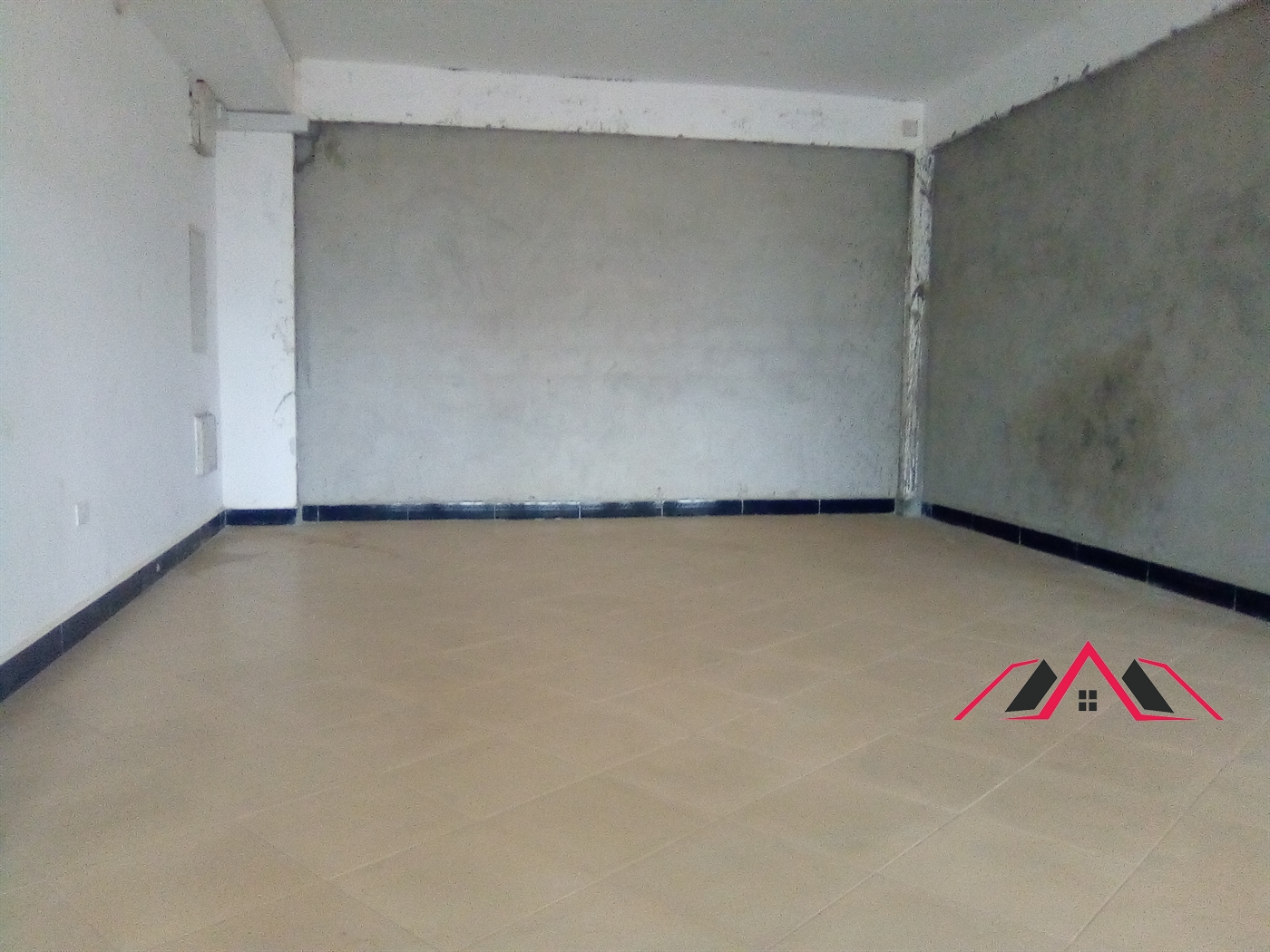 Shop for rent in Kiwaatule Kampala