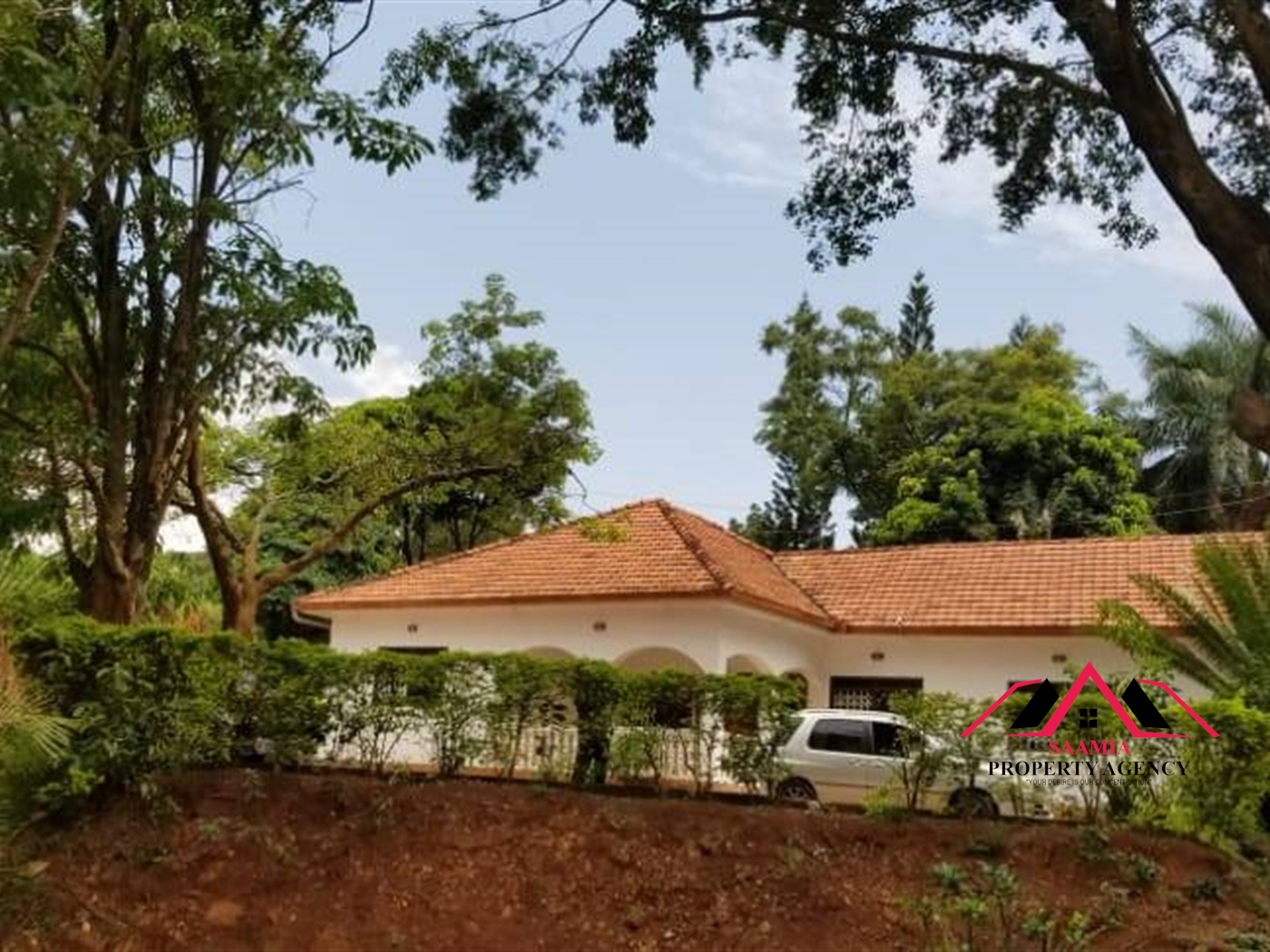 Bungalow for sale in Bugoloobi Kampala