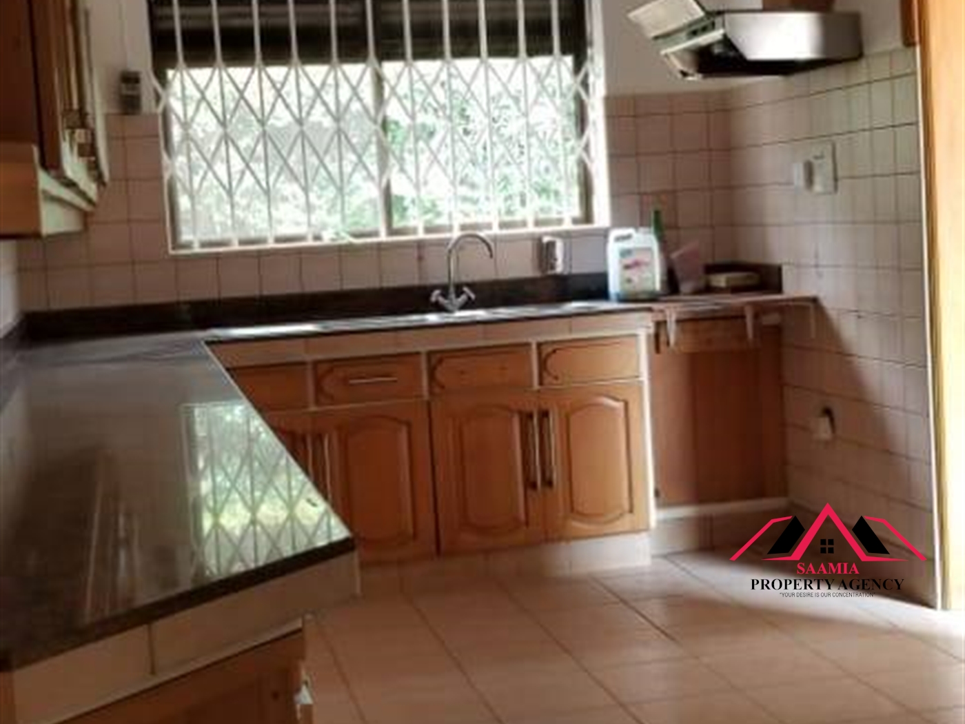 Bungalow for sale in Bugoloobi Kampala