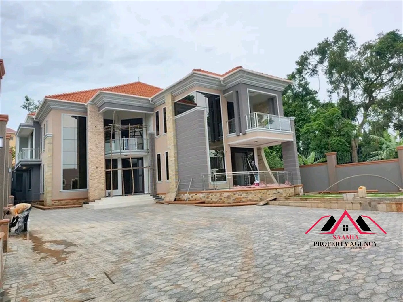 Mansion for sale in Kira Wakiso