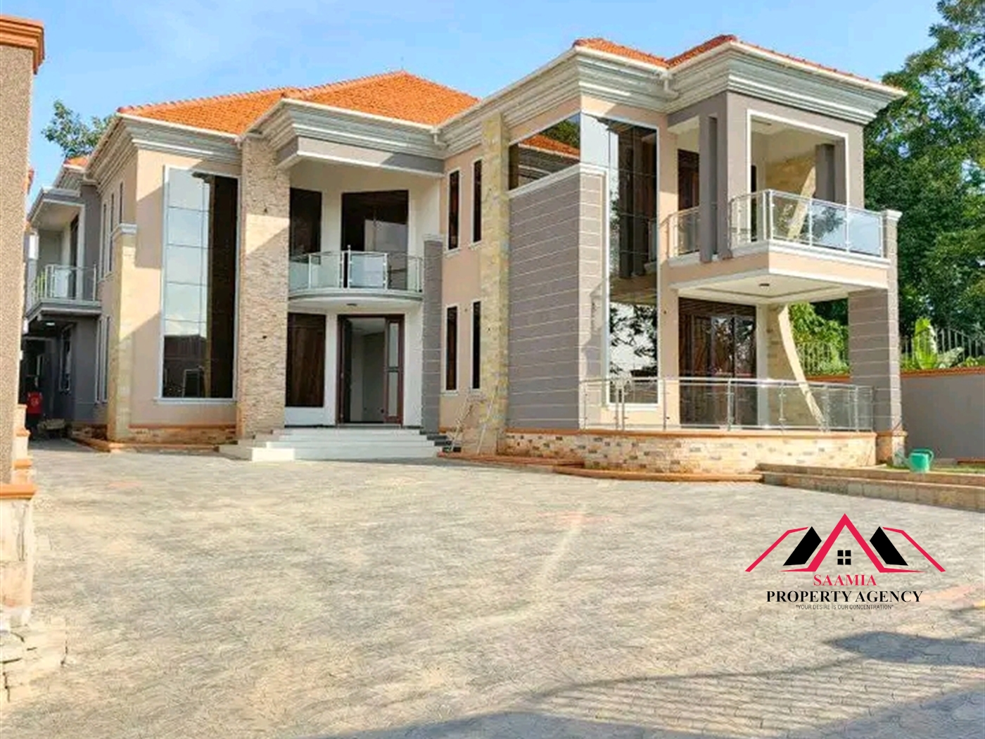 Mansion for sale in Kira Wakiso