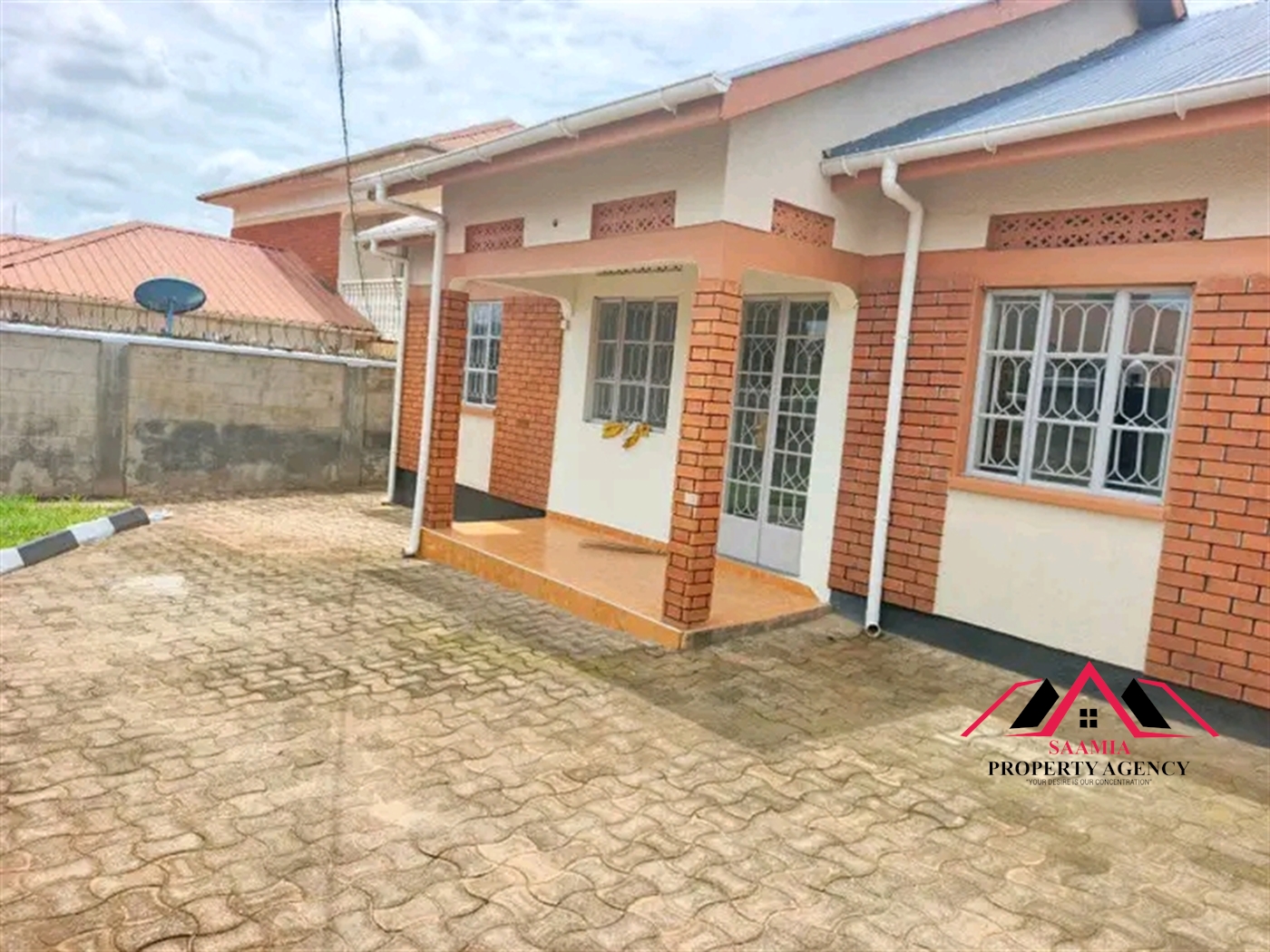 Bungalow for rent in Kiwaatule Kampala