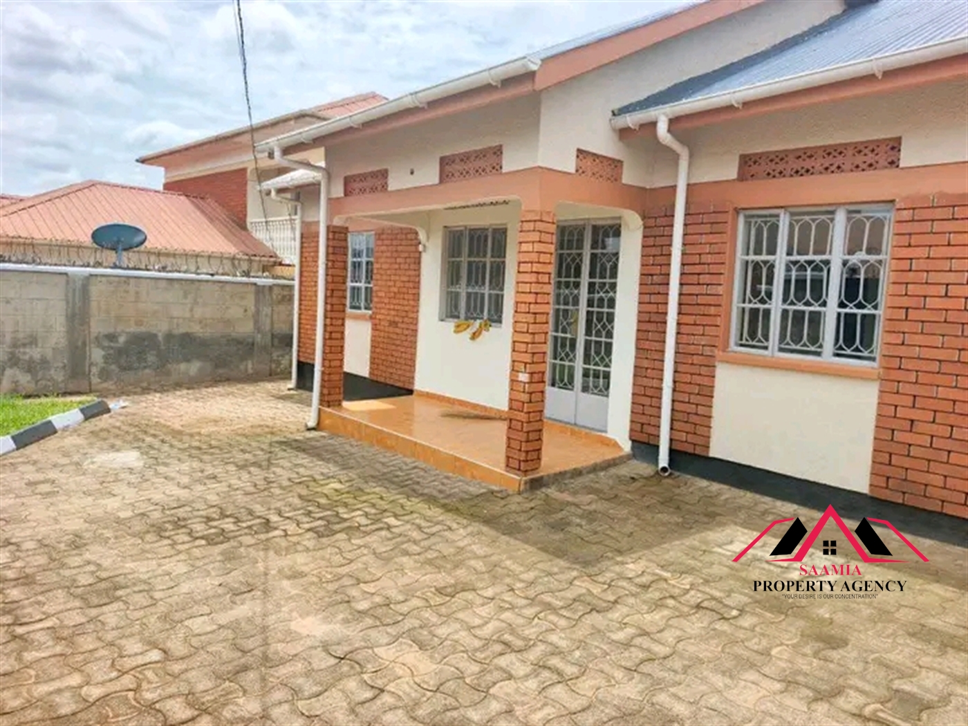 Bungalow for rent in Kiwaatule Kampala