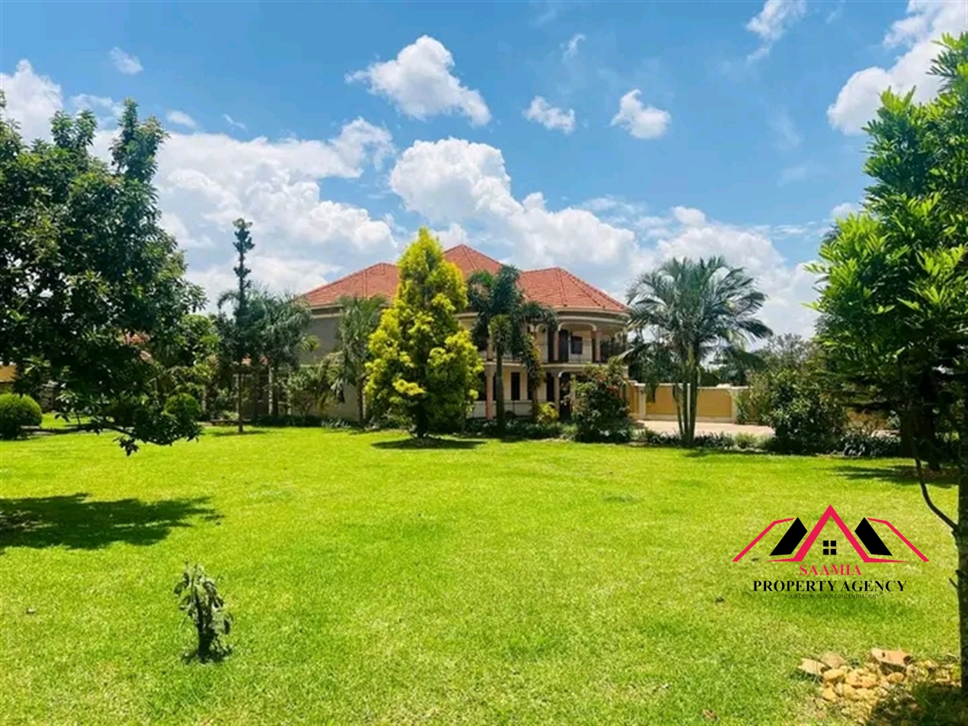 Mansion for sale in Kira Wakiso