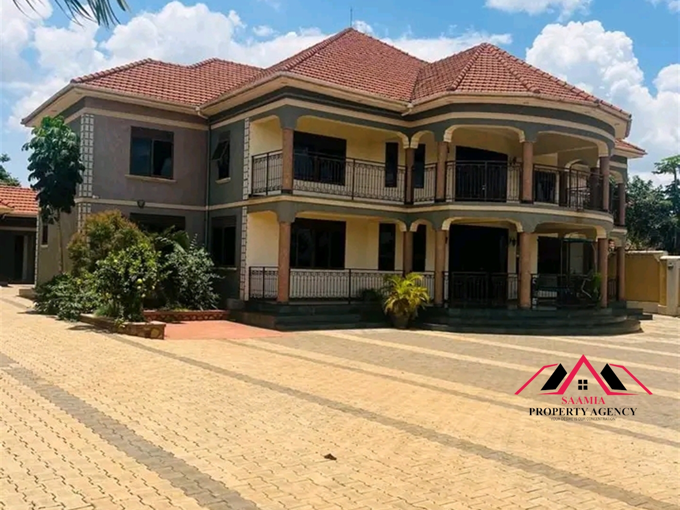 Mansion for sale in Kira Wakiso