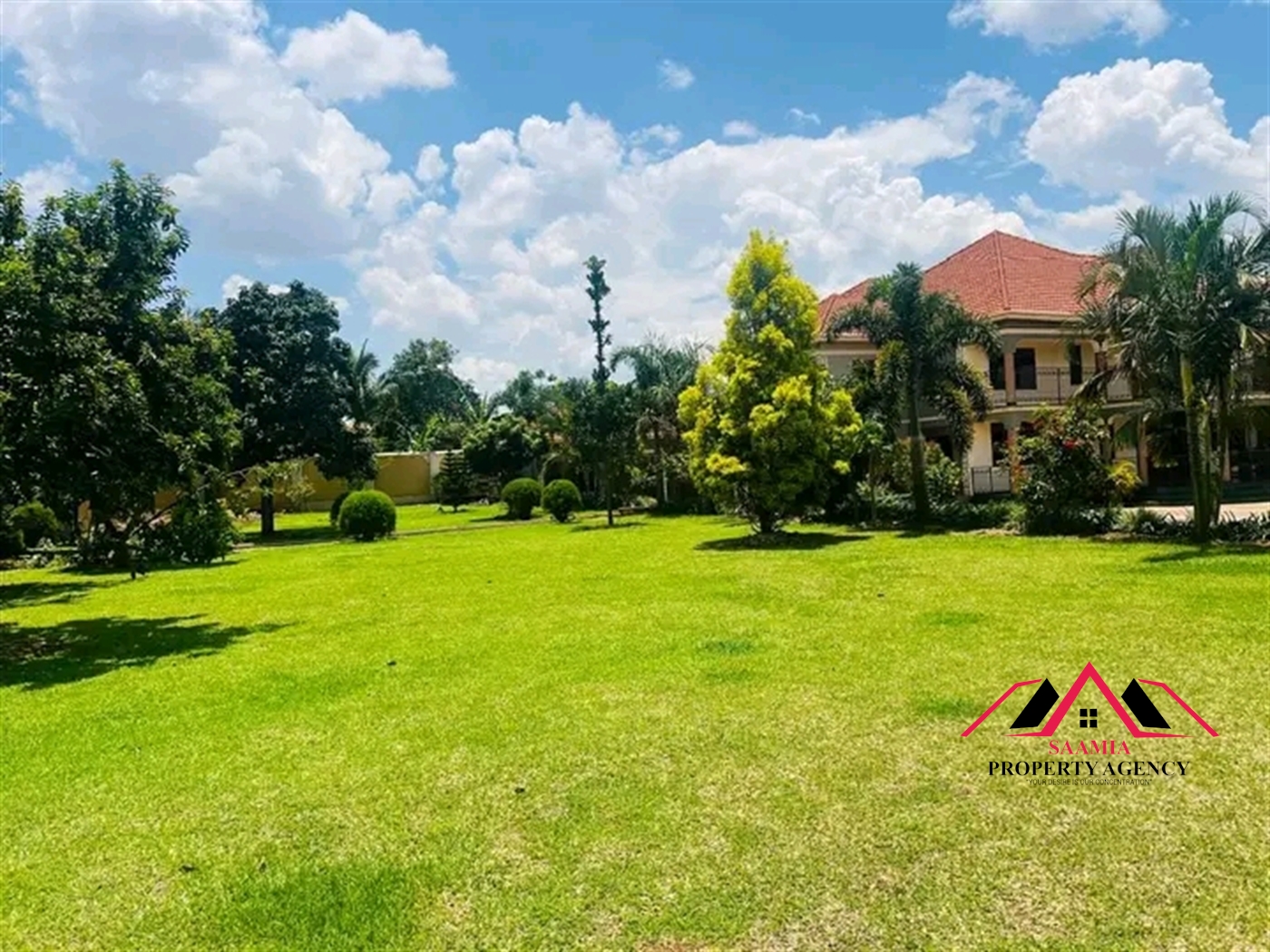 Mansion for sale in Kira Wakiso