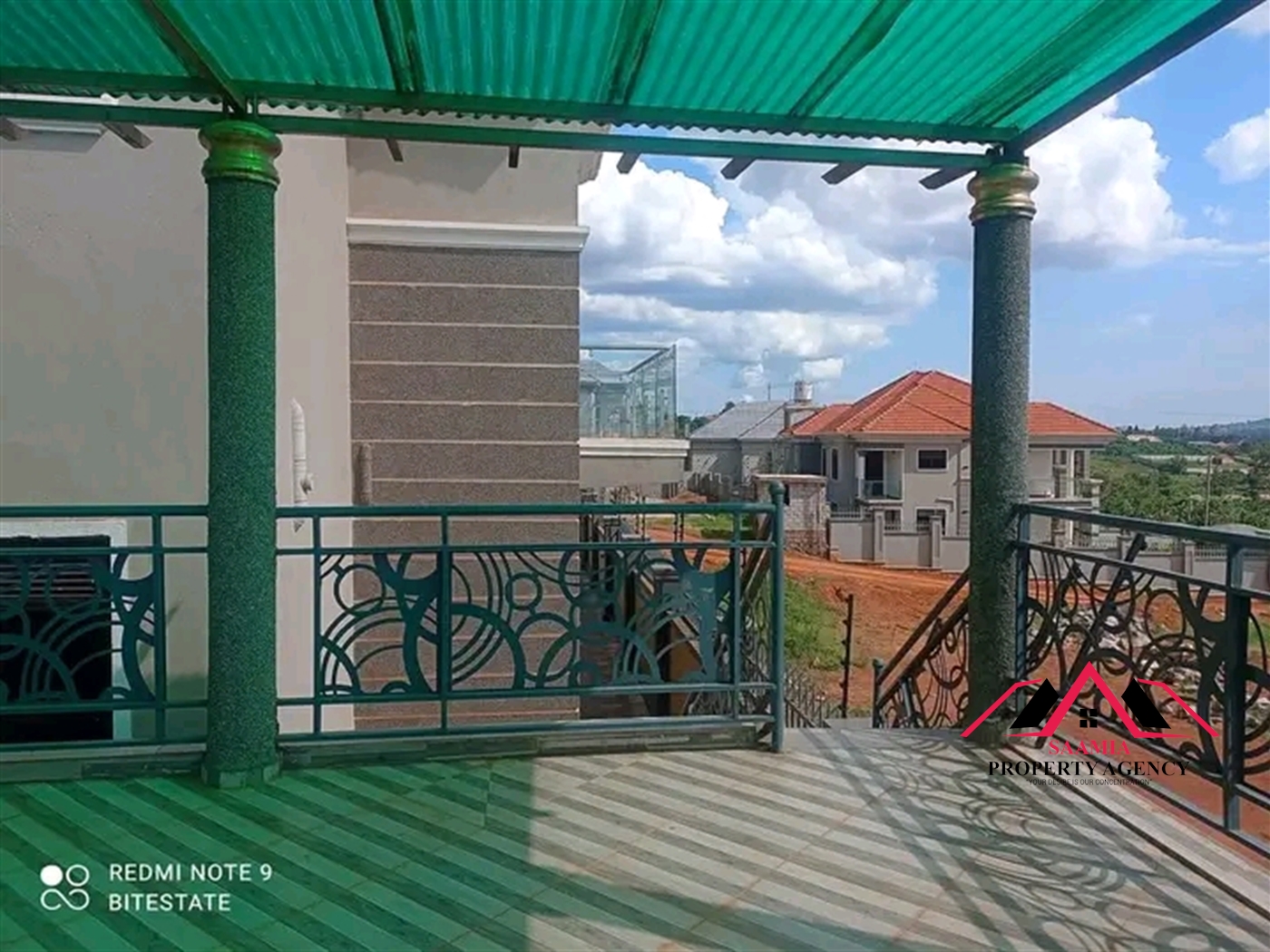 Mansion for sale in Kira Wakiso