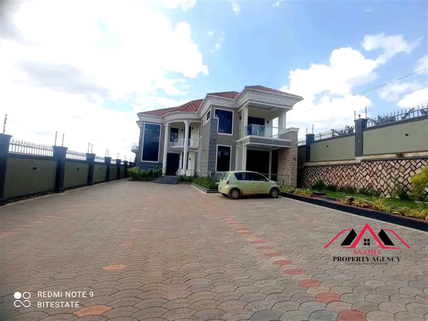 Mansion for sale in Kira Wakiso