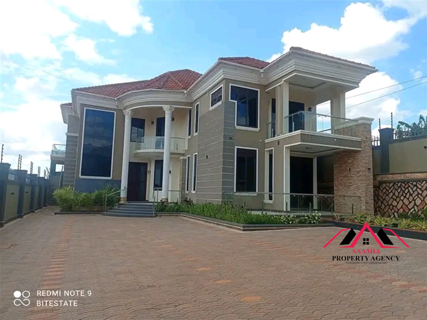 Mansion for sale in Kira Wakiso