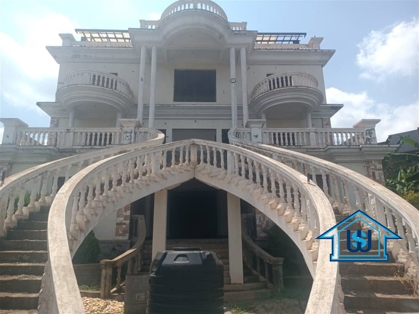 Mansion for sale in Bwebajja Wakiso