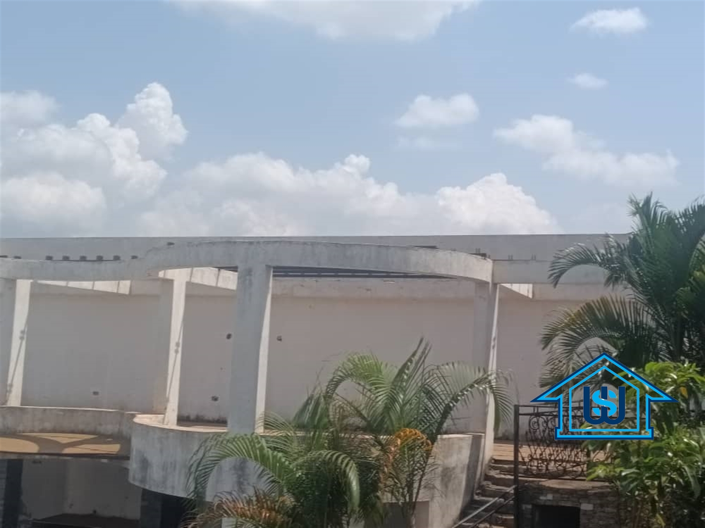 Mansion for sale in Bwebajja Wakiso