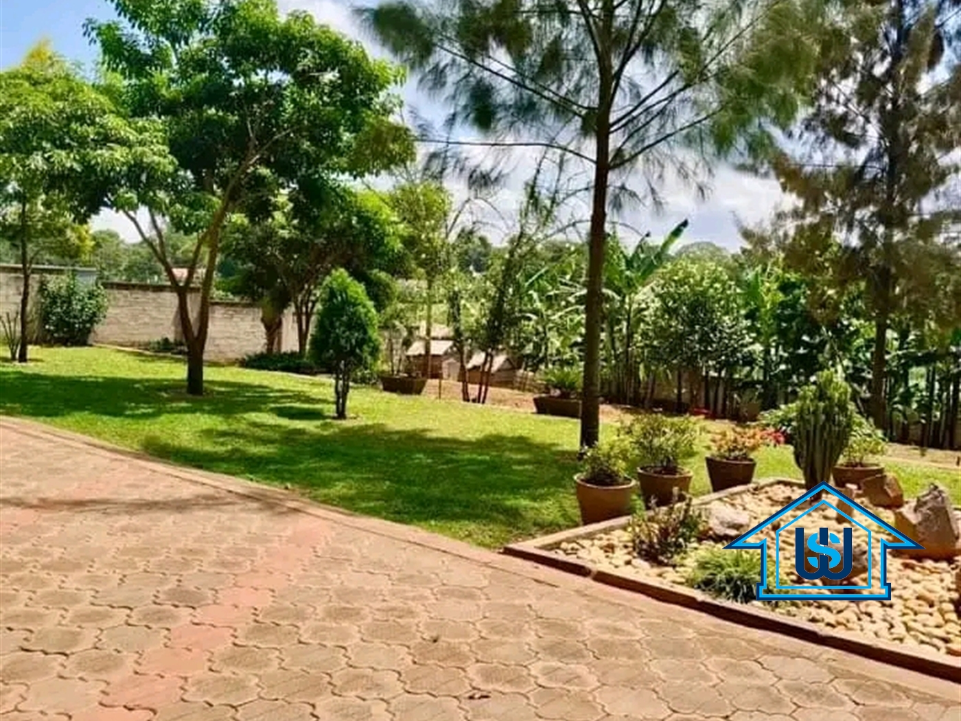 Mansion for sale in Komamboga Kampala