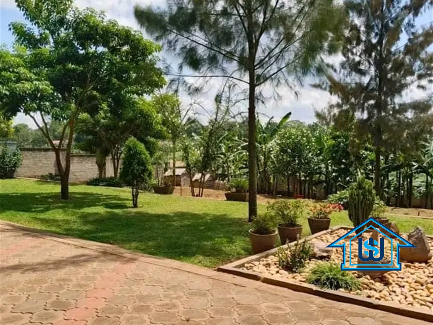 Mansion for sale in Komamboga Kampala