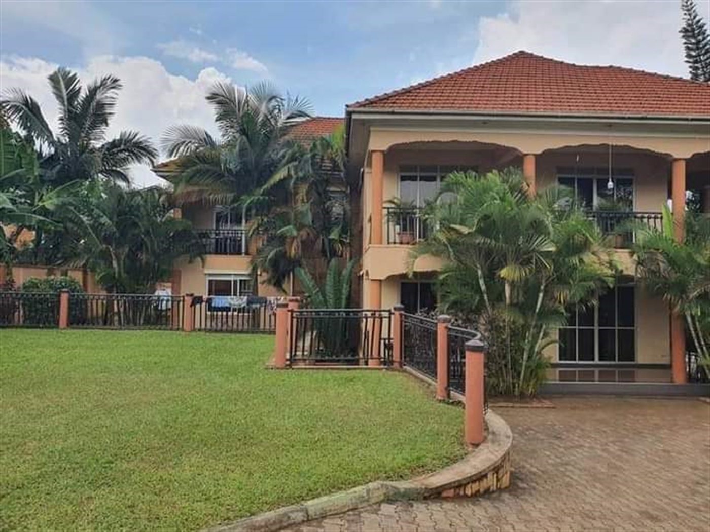 Mansion for sale in Kololo Kampala