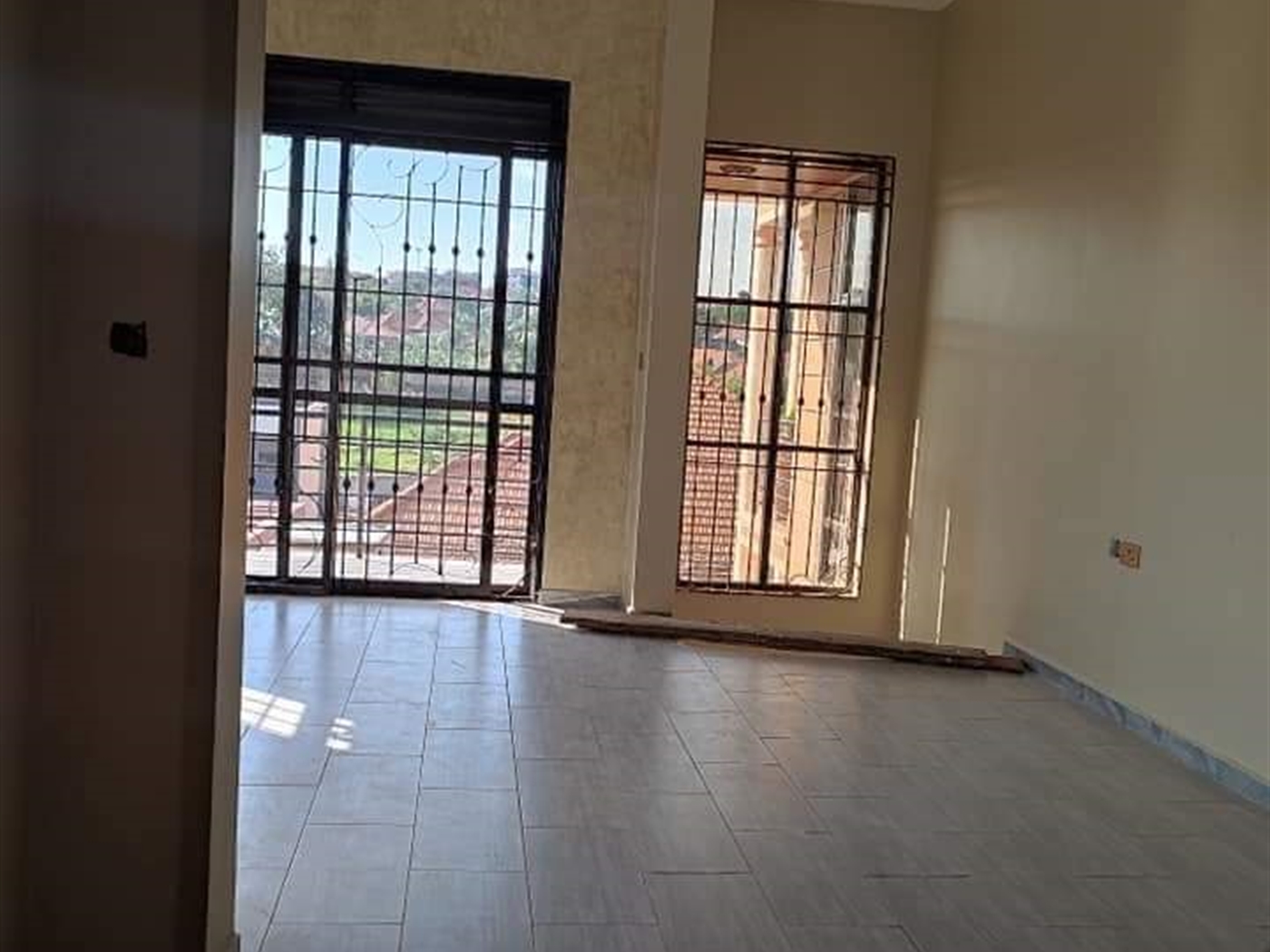 Mansion for sale in Kira Wakiso