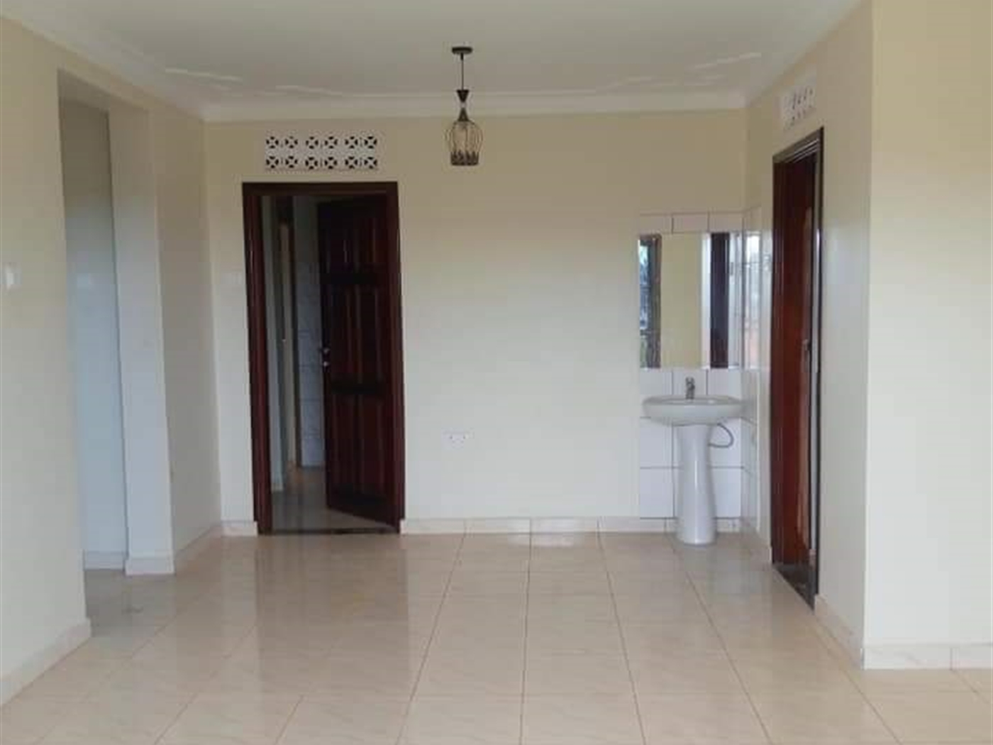 Apartment for rent in Kisaasi Kampala