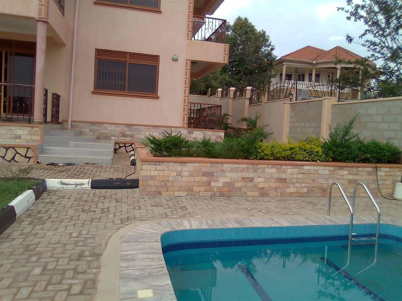 Mansion for rent in Bbunga Kampala