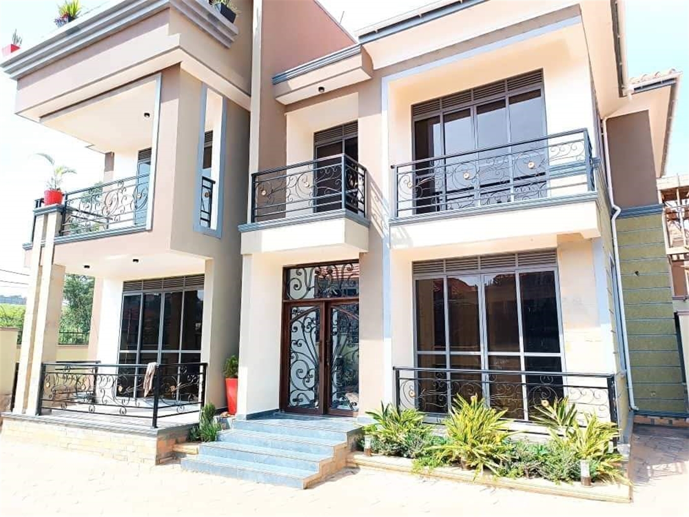 Duplex for sale in Kyanja Kampala