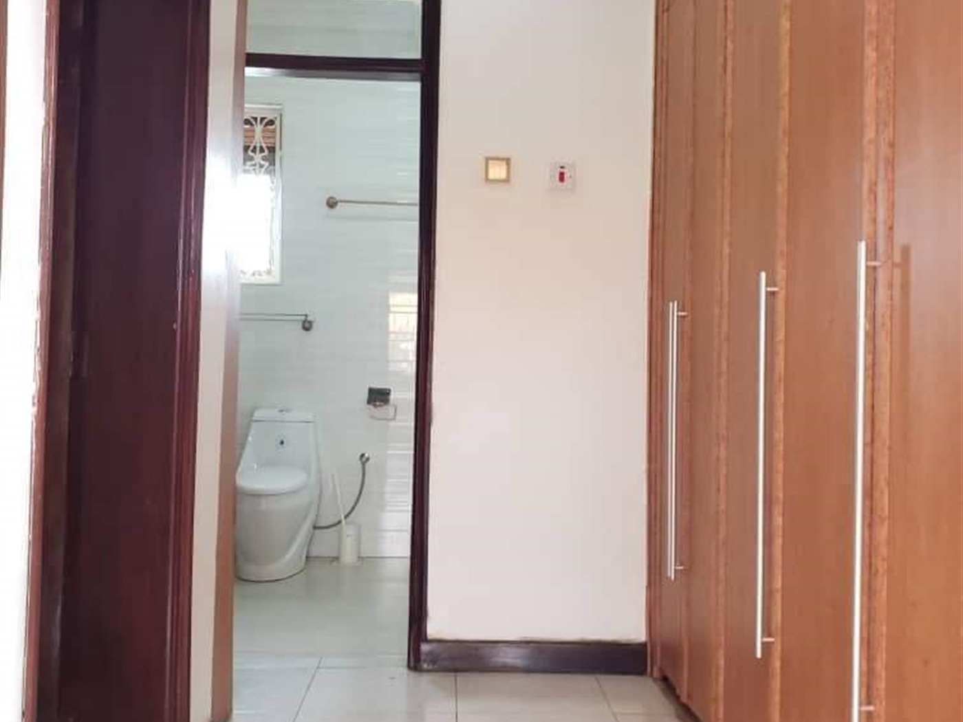 Duplex for rent in Kisaasi Kampala