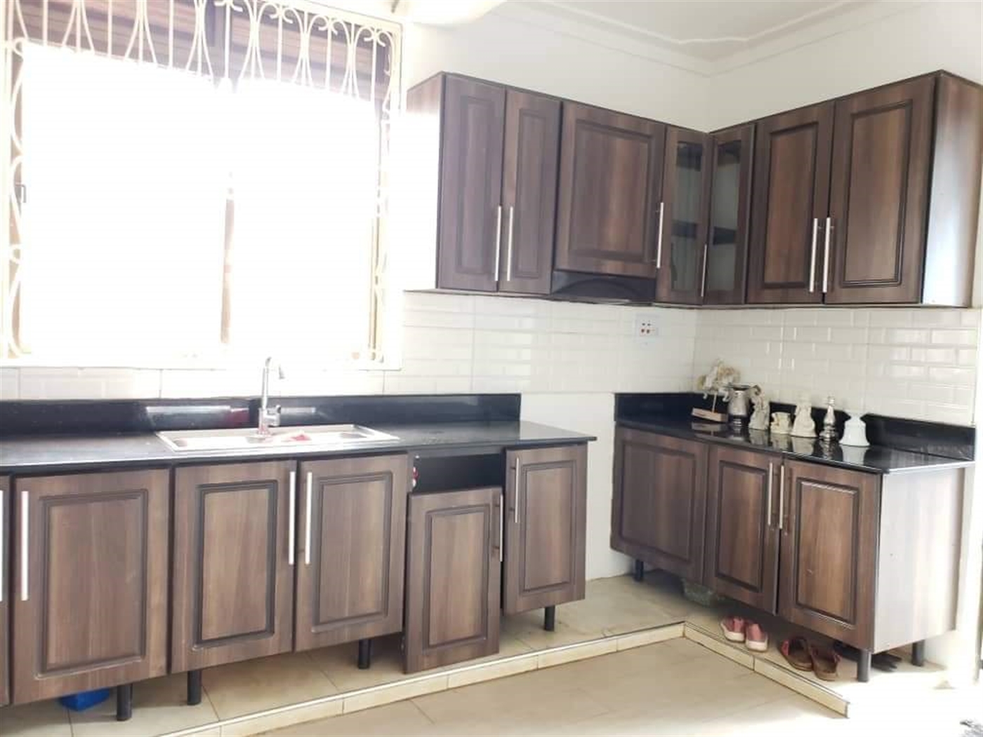 Duplex for rent in Kisaasi Kampala