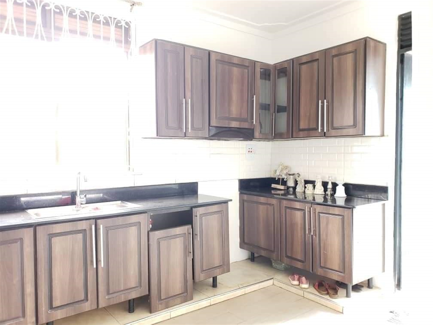 Duplex for rent in Kisaasi Kampala