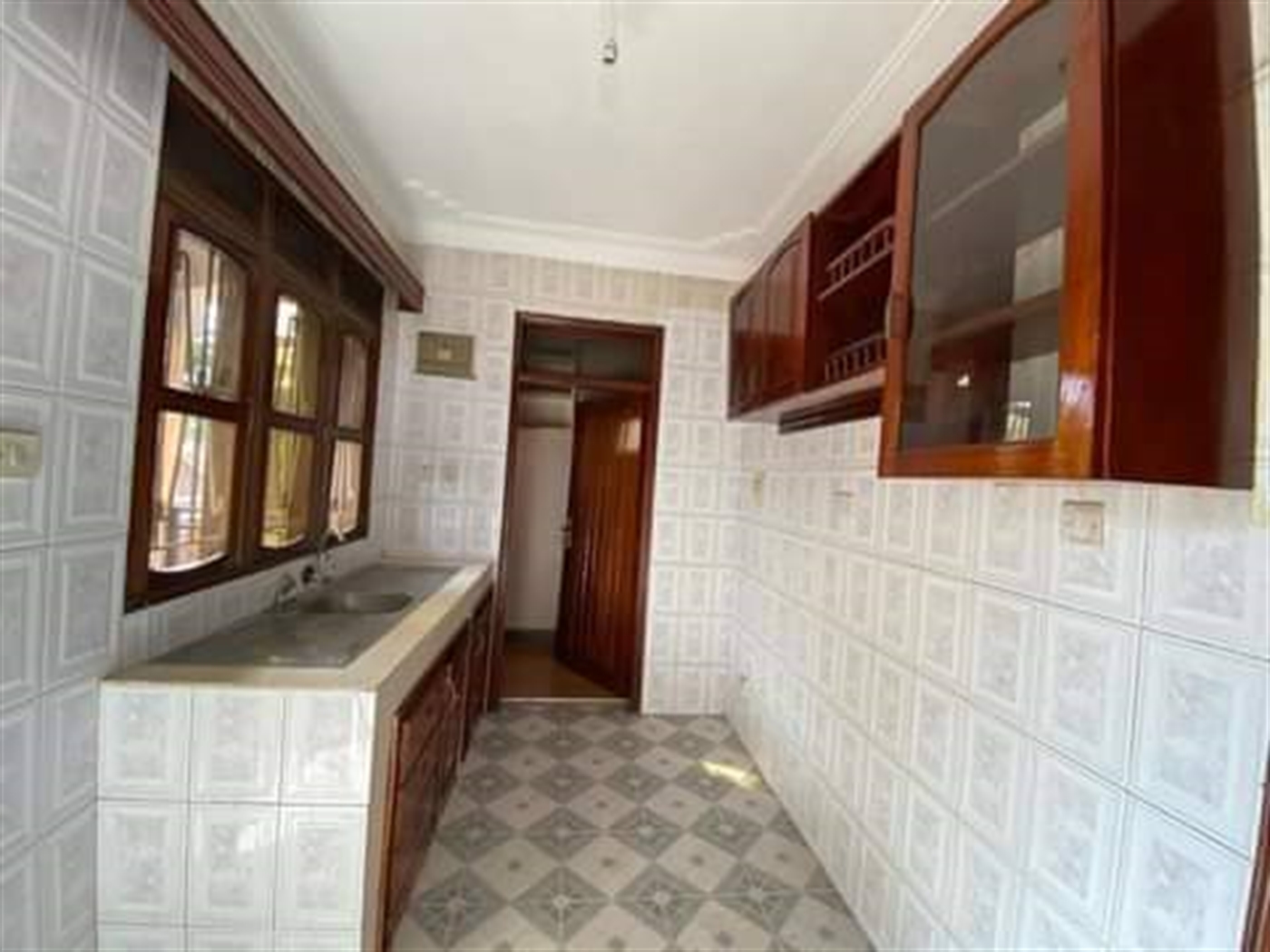 Apartment for rent in Kiwaatule Kampala