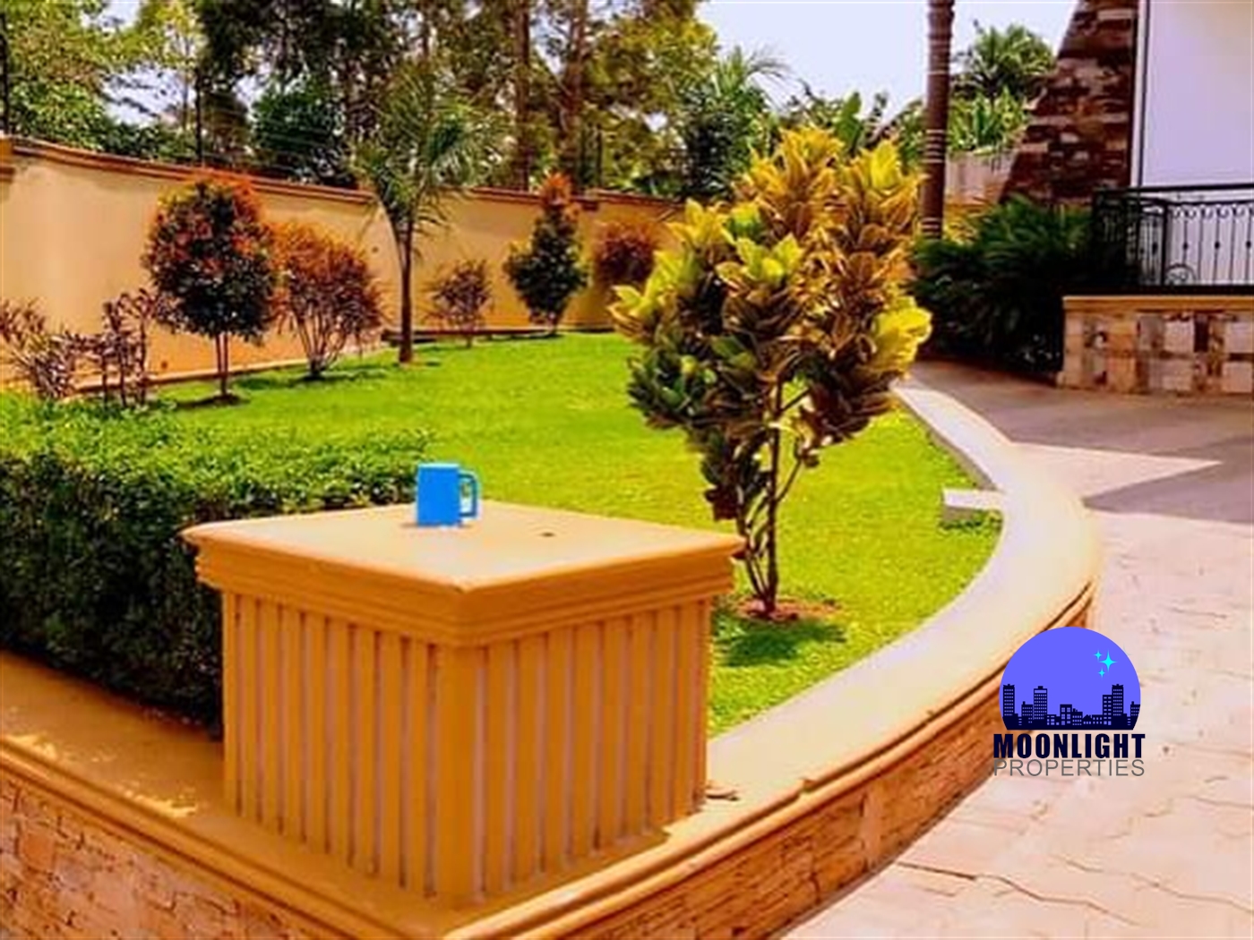 Mansion for sale in Kiwaatule Kampala