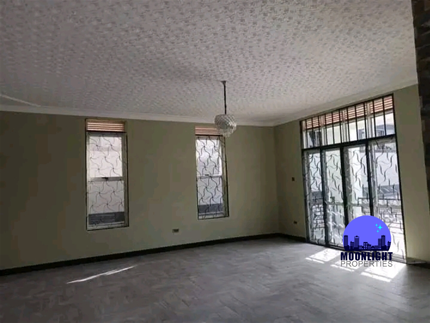 Mansion for sale in Kira Wakiso