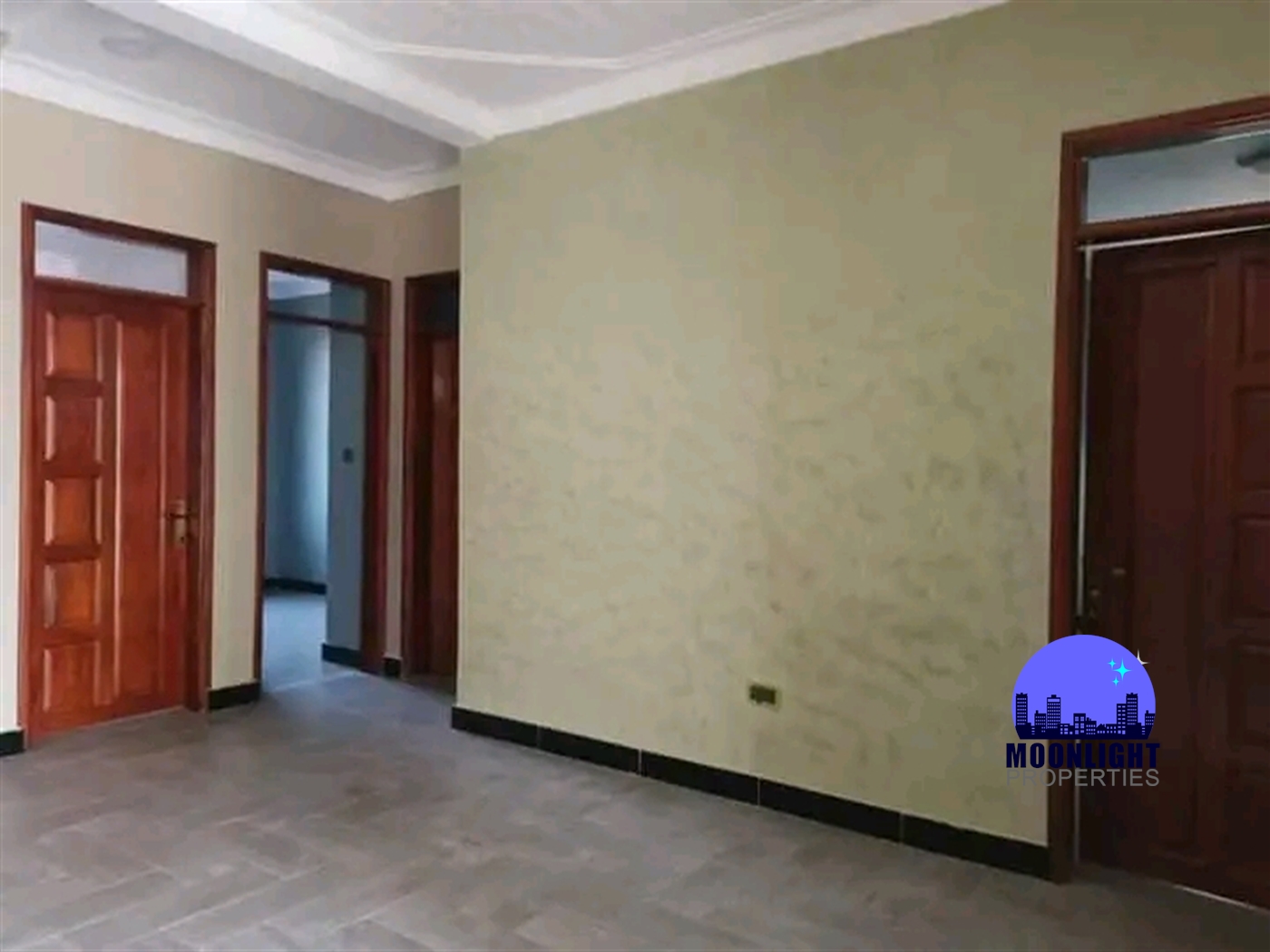 Mansion for sale in Kira Wakiso