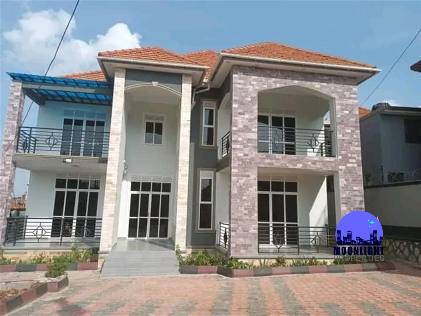 Mansion for sale in Kira Wakiso