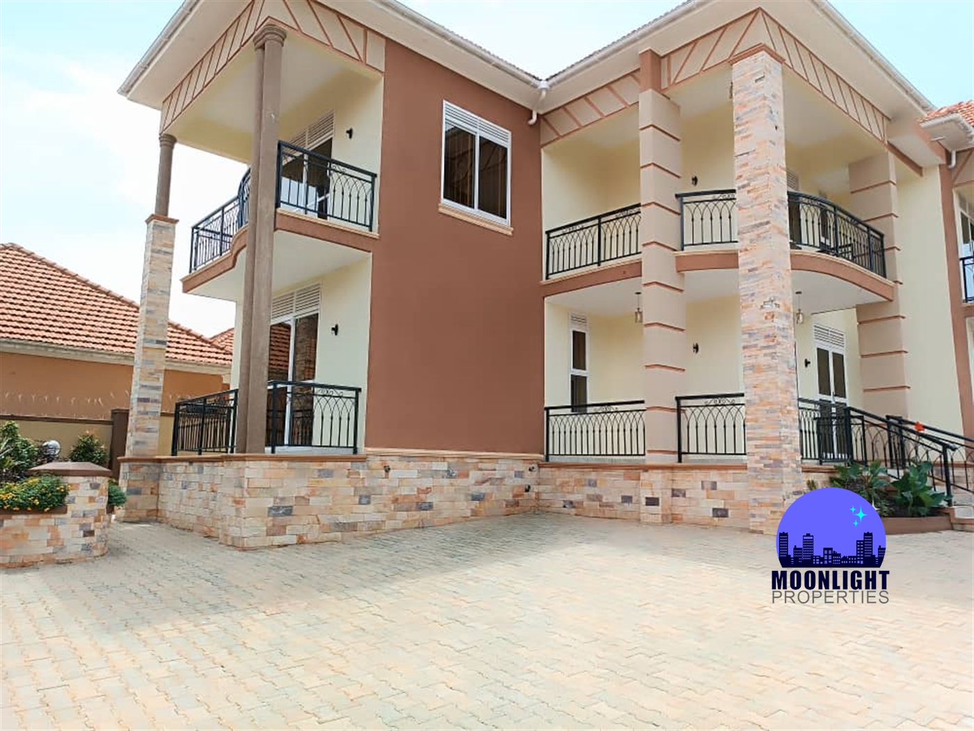 Mansion for sale in Kira Wakiso