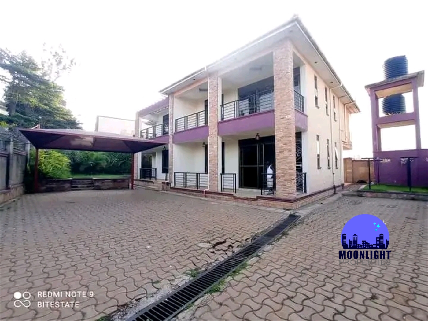 Duplex for rent in Kiwaatule Kampala