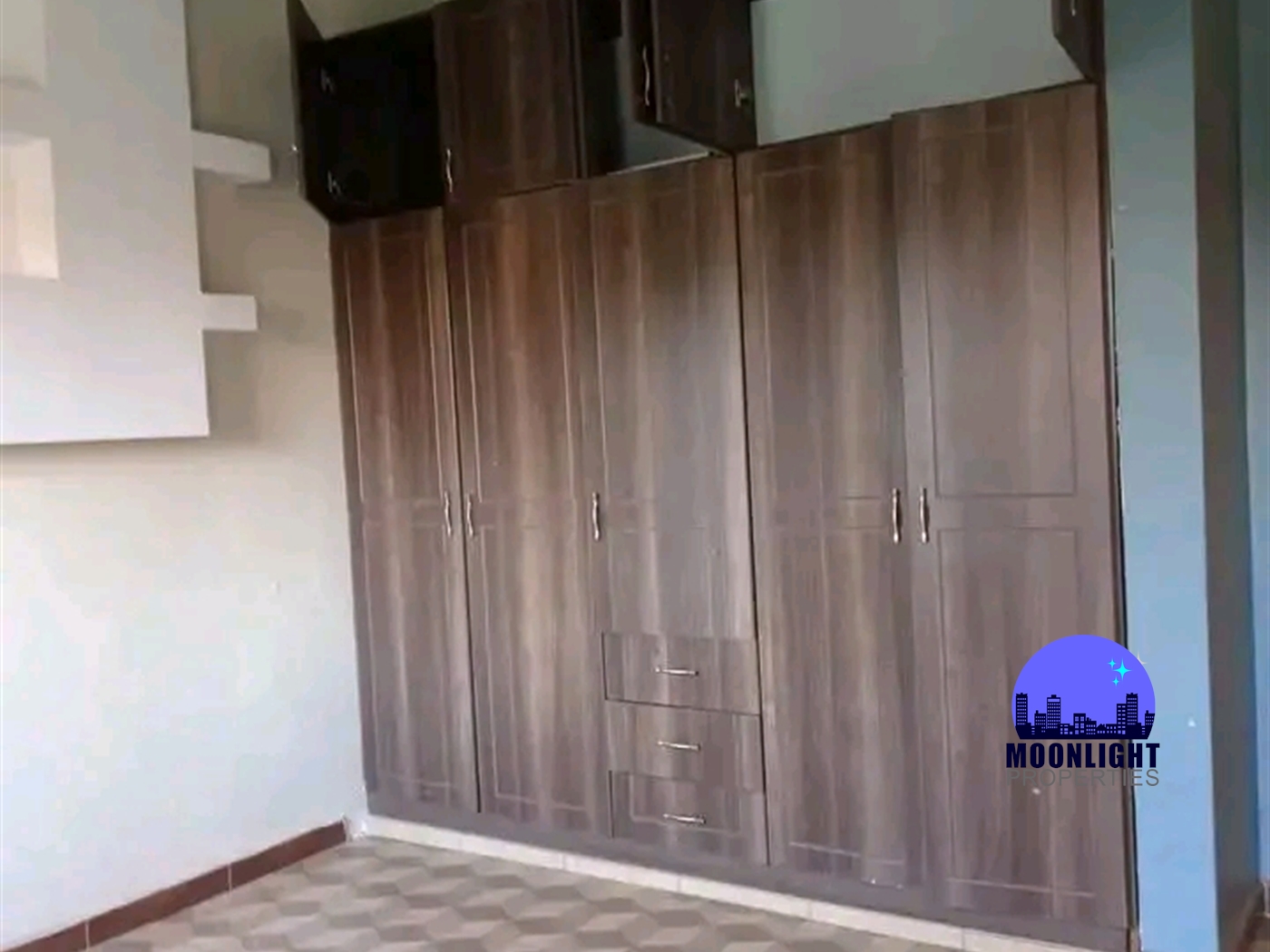 Duplex for rent in Kiwaatule Kampala