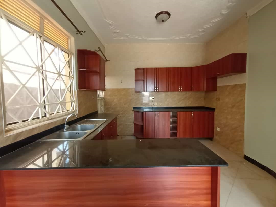 Bungalow for rent in Kira Wakiso