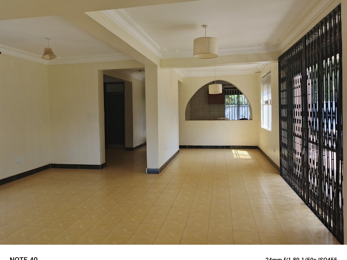 Duplex for rent in Bugoloobi Kampala